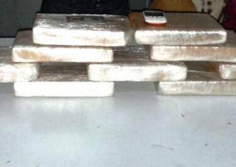 Moradora de Santarém é presa em Manaus com 20 quilos de maconha